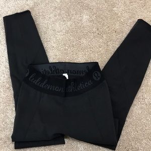 Lululemon black leggings!!